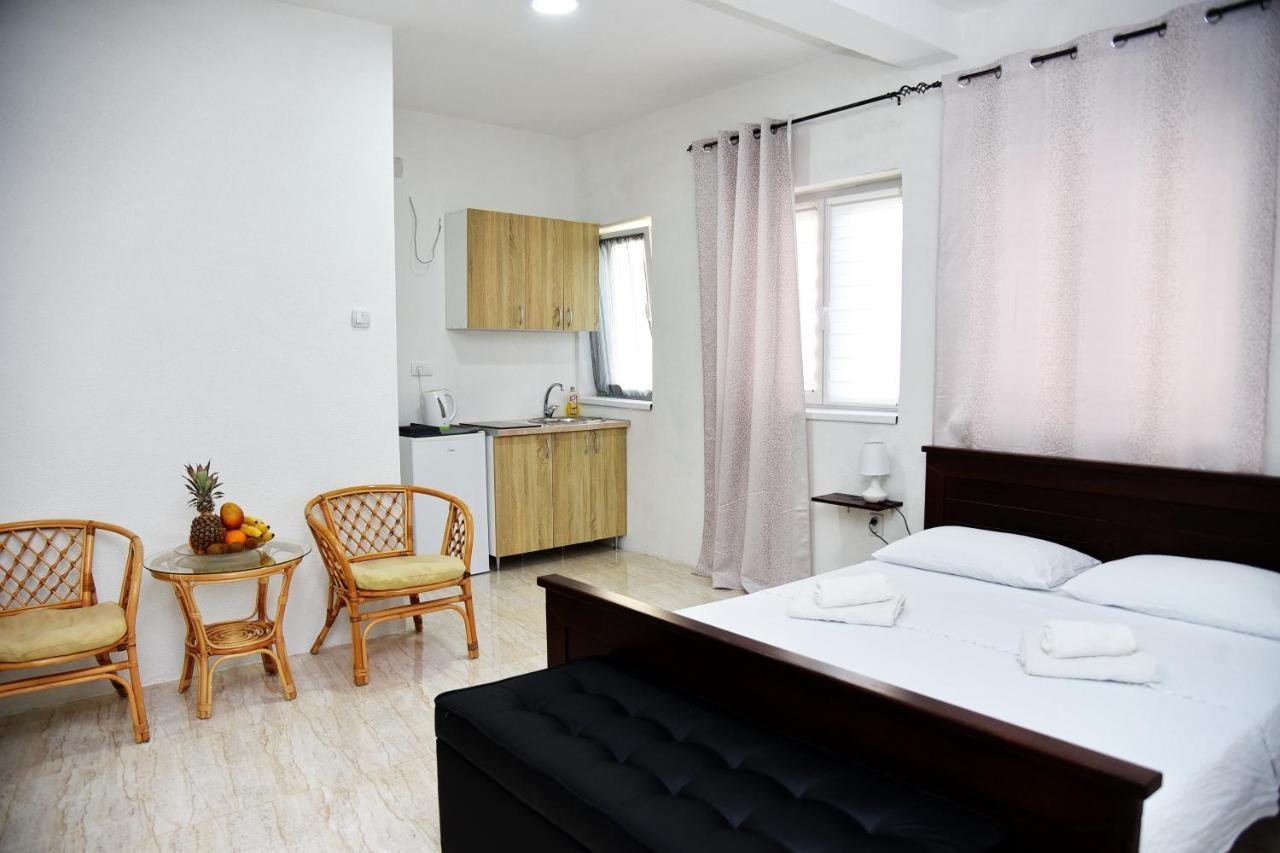 Apartments Sea Star Котор Экстерьер фото